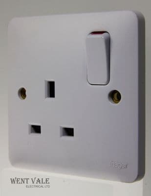 Hager Sollysta White Moulded - WMSS81 - 13 Amp Single Switched Socket