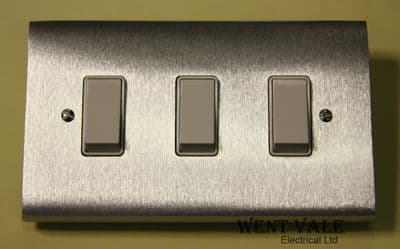 Heritage Brass Harmony Grid - BC521W - 3 Gang Switch NIB