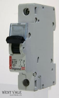 Legrand Lexic - 032 73 - 32a Type B Single Pole MCB Used
