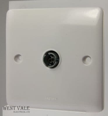 Legrand Synergy - 7301 40 - 1g Single Female TV Non-isolated Screened Outlet New