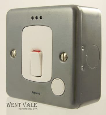 Legrand Synergy - 7338 16 - 20a Metalclad Double Pole Switch + Neon + F/Outlet