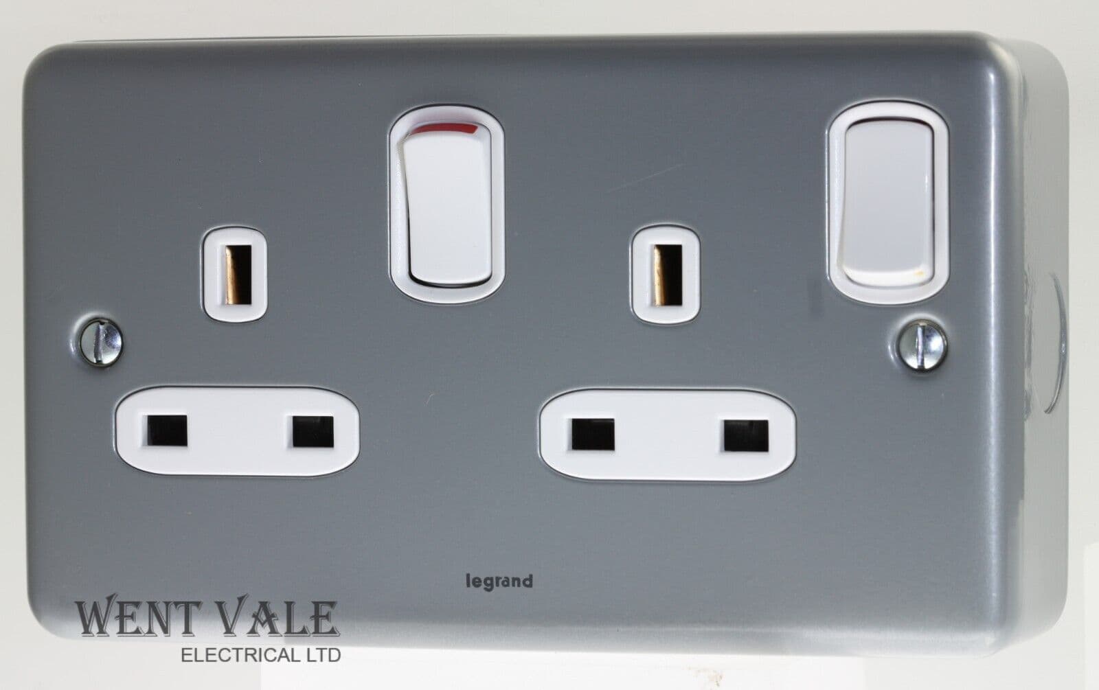 Legrand Synergy Metalclad - 7338 70 - Metalclad 13a Twin Switched ...