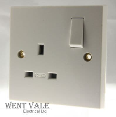 MEM/Eaton Intra Range - M621 - 13a Single Double Pole Switched Socket New