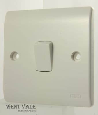 MEM Premera Range - P021 (E021) - 10ax One Gang Two Way Plate Switch New