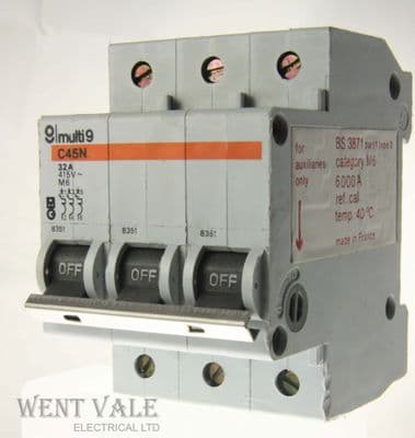 Merlin Gerin - Multi 9 - C45N2332 - 21348 - C45N - 32a Type 2 Triple Pole MCB Used