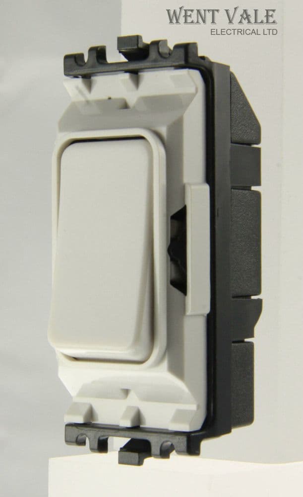MK Grid Plus - K4881 WHI - 10a One Way Switch Module Used