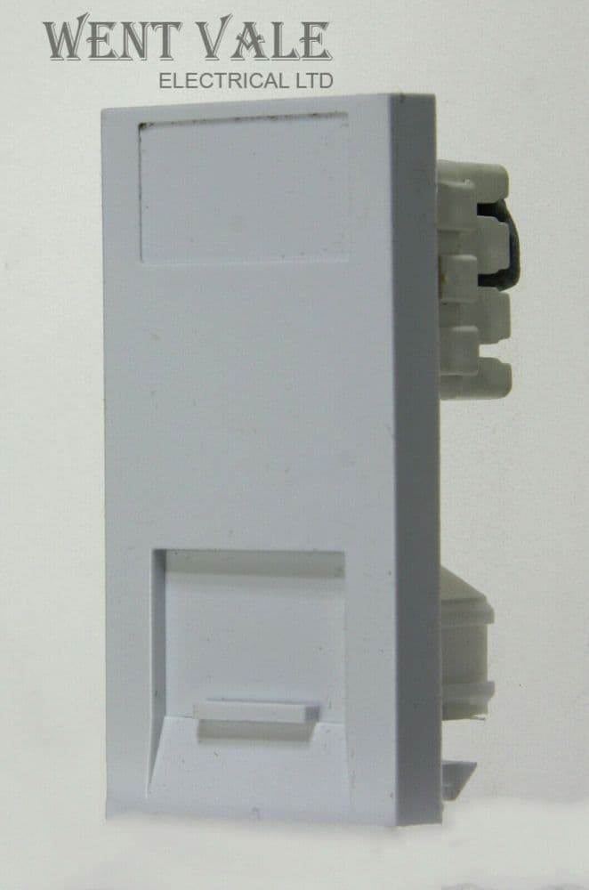 MK Logic Plus - K5846 WHI - 25 x 50mm Euro Data RJ45 Cat 6 Module New