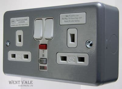 MK Metalclad Plus - K6233 ALM - 13a 30mA Twin Passive Switched RCD Socket New