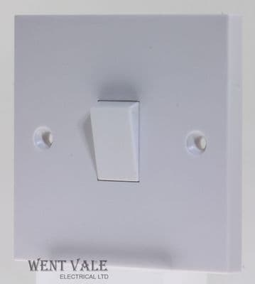 Newlec NL8310/12 - 6a One Gang, Two Way Switch New