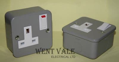 Newlec NL8400/1 13a Single 1 Gang Metalclad Socket