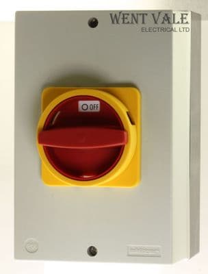 Sälzer Isolator Range - B263-41400-710N4 - 63a IP66 4 Pole Enclosed Switch Disconnector/Isolator