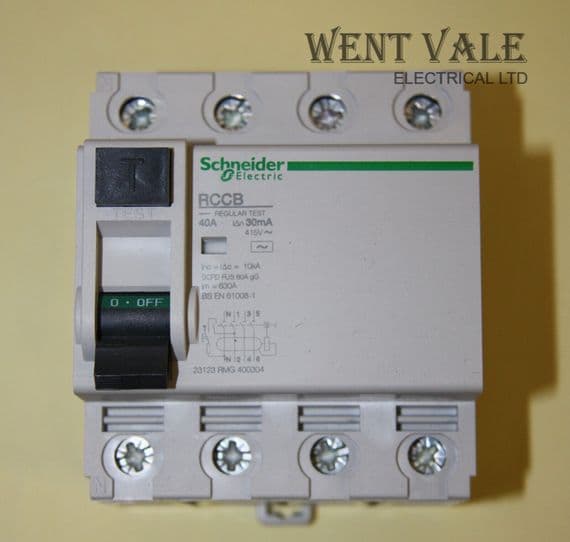Multi 9 Rccb Schneider Multi 9 - RMG400304-23123 - 40A 30mA Four Pole RCCB Used
