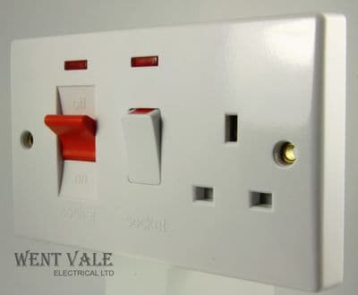 Schneider Ultimate Moulded - GU4001 - 45a Double Pole Cooker Control & Skt + Neons