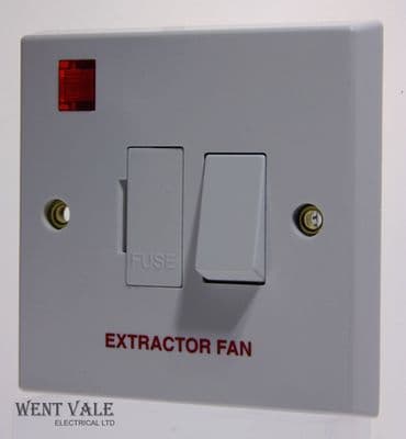 Volex - VX1081EF - 13a White Moulded Sw Fd Spur + Neon Marked 