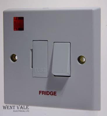 Volex - VX1081FR - 13a White Moulded Switch Fused Spur + Neon Marked 