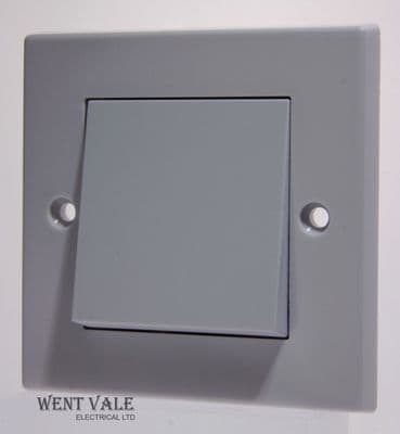 Volex - VX4020 - 10ax White Moulded 1 Gang 2 Way Wide Rocker Switch