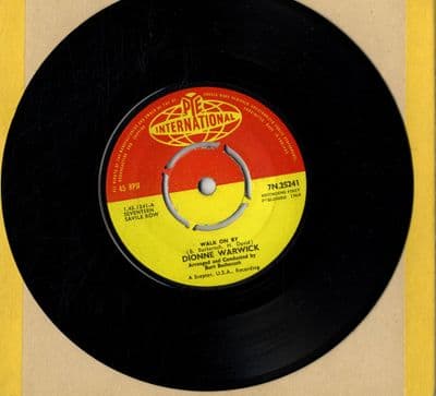 Dionne Warwick - Walk On By/Any Old Time Of Day (7N 25241)