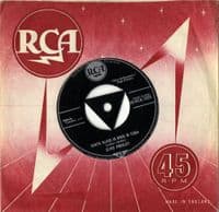 Elvis Presley - Santa Bring My Baby Back To Me/Santa Claus Is Back In Town (1025)