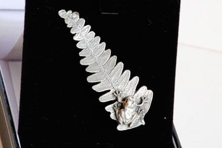 Ladycrow Pewter Brooch Frog on Leaf