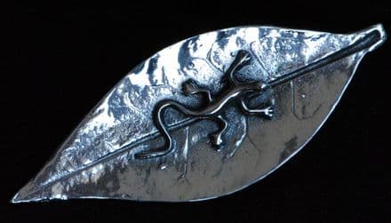 Ladycrow Pewter Scarf Ring "Lizard on Leaf"