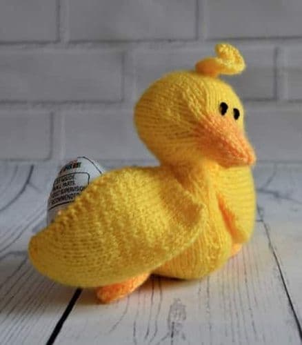 KBP-177 KNITTING BY POST SCRAMBLE THE CHIC KNITTING PATTERN