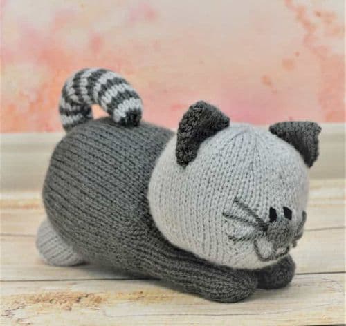 KBP-190 KNITTING BY POST THE PLAYFUL KITTEN DK KNITTING PATTERN