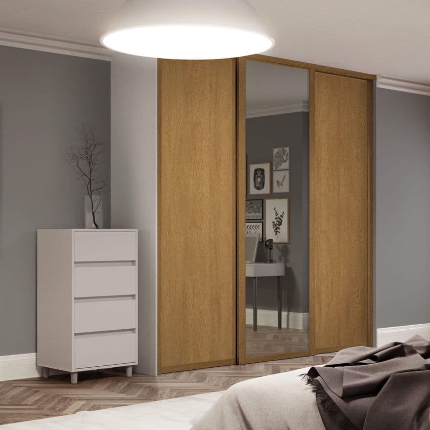 3 x 914mm Shaker doors: Oak frame, 2 x Oak and 1 x mirror to suit width of 2592mm