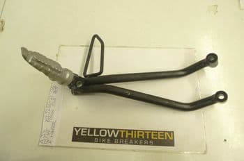 AJS TN25 250 BREAKING. RIGHT PILLION FOOT HANGER & PEG AJS XGJ250-21 (LOC-D)
