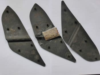APRILIA ATLANTIC 125 FOOT BED RUBBERS X3 #2(LOC-A)