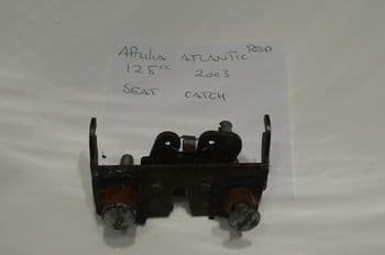 APRILIA ATLANTIC 125 SEAT CATCH (67-A)
