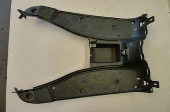 APRILIA RALLY FOOT BED FAIRING DIS11595 (B) MOTORCYCLE BREAKERS FIFE(LOC-A)