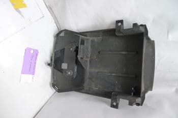 APRILIA RS4 125 BREAKING.  REAR UNDERTRAY DIS 897614.  BIKE BREAKERS #2  (LOC-C)
