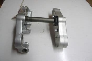 APRILIA RS4 125. TOP + BOTTOM YOKES #2 (LOC-C)