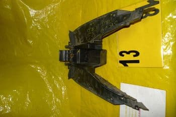 APRILIA SR 50 FACTORY FOOT BED FAIRING (67-A)