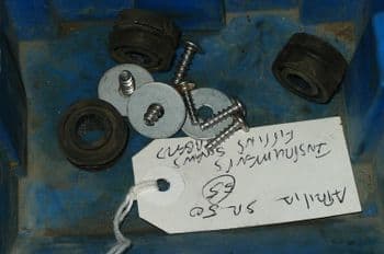 APRILIA SR 50 FACTORY INSTRUMENTS FITTING KIT & RUBBERS (67-A)