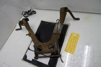 APRILIA SR50 REPLICA CENTER STAND #1 (LOC-A)