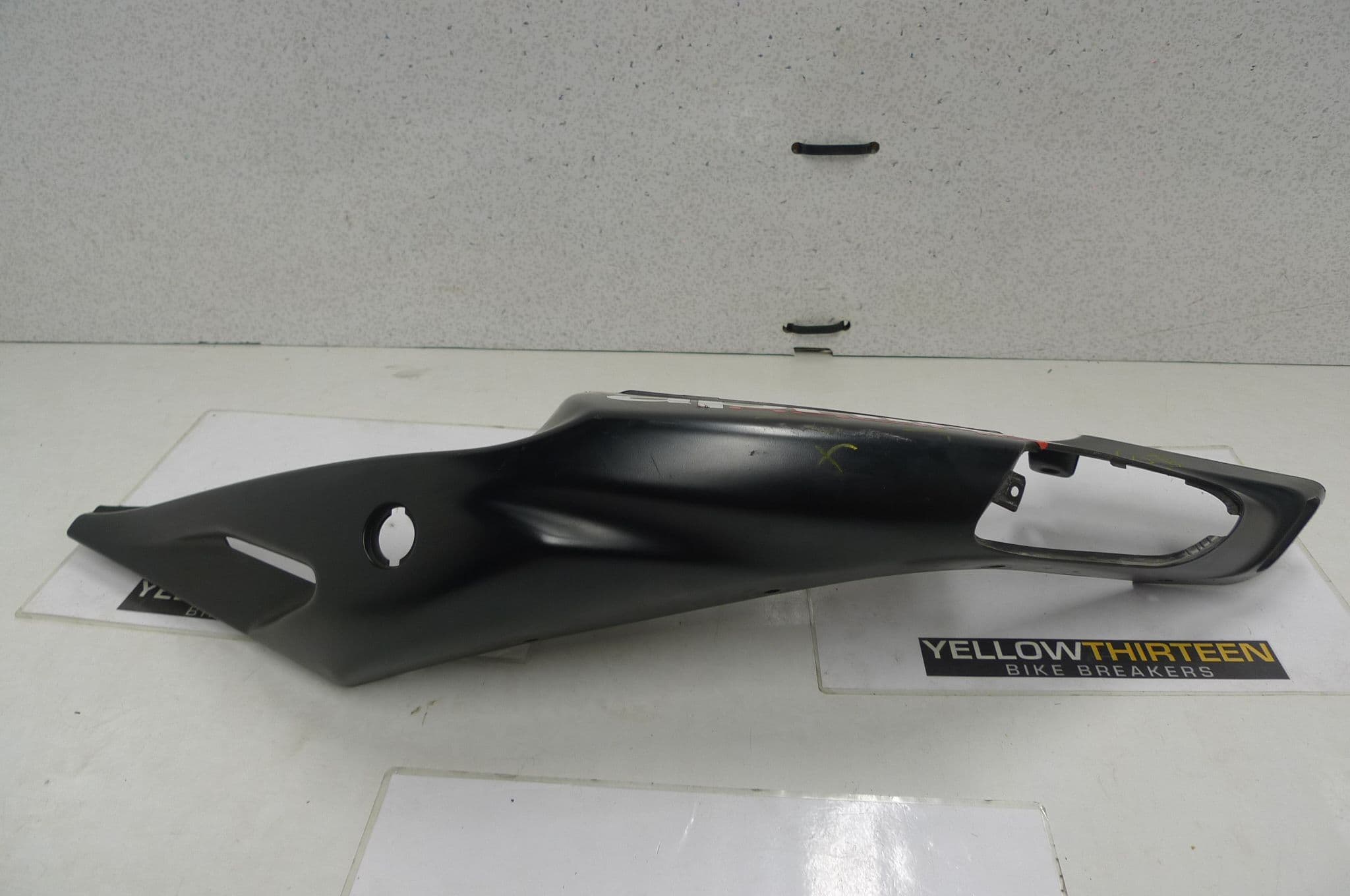 APRILIA TUONO 1000 DIS 109723 LEFT REAR MAIN FAIRING LOC-F