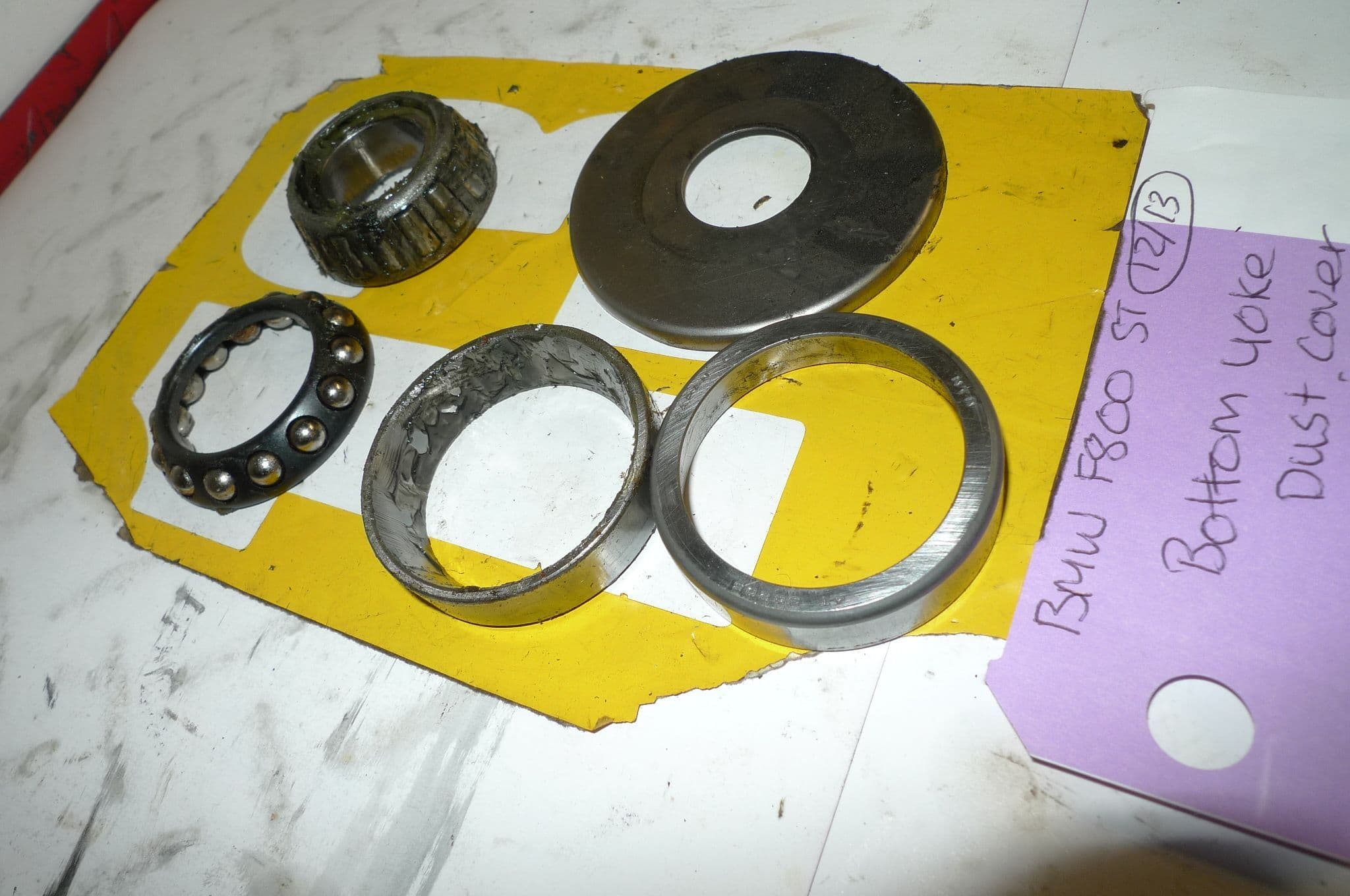 BMW F800ST BOTTOM YOKE DUST COVER & BEARINGS CONB