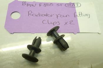BMW F800ST RADIATOR FAN FITTING CLIPS x 2 (CON-B)