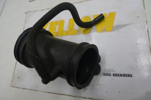 BMW R1200GS ADVENTURE   RIGHT AIR BOX TO THROTTLE BODY RUBBER   #1 (LOC-C)
