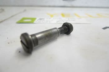 CF MOTO CF650 - 2 TR FRONT BRAKE LEVER BOLT. (LOC-C)