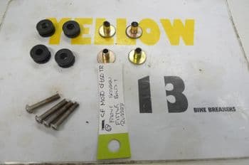 CF MOTO CF650 - 2 TR FRONT SCREEN FITTING BOLTS + RUBBERS. ((WEB-STOCK)) (LOC-C)