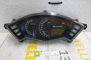 CF MOTO CF650 - 2 TR INSTRUMENTS CLOCKS 16934 MILES. (LOC-C)