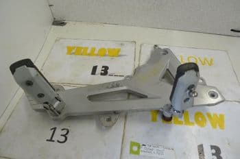 CF MOTO CF650 - 2 TR RIGHT FOOT HANGER & PEGS. (LOC-C)