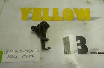 CF MOTO CF650 - 2 TR SEAT CATCH. (LOC-C)