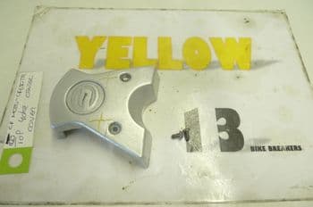 CF MOTO CF650 - 2 TR TOP YOKE CENTRE COVER. (LOC-C)