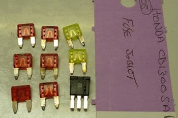 HONDA CB1300 BREAKING. 9 x FUSES JOB LOT (LOC-C)