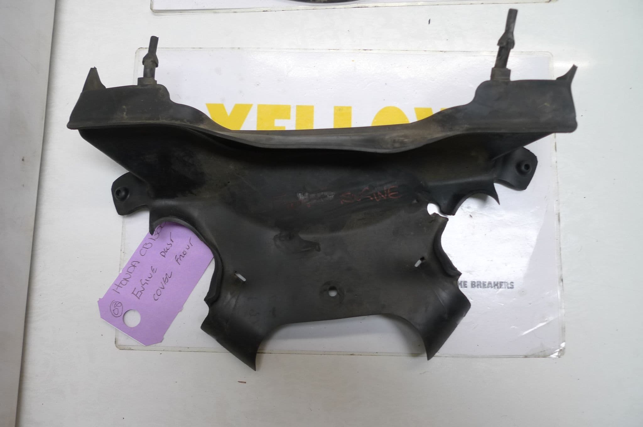 HONDA CB1300 BREAKING ENGINE DUST COVER FRONT LOCC