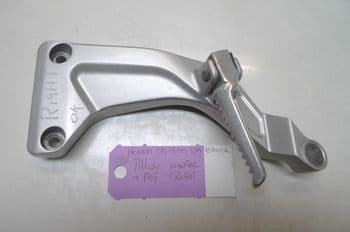 HONDA CB1300 BREAKING. PILLION FOOT HANGER + PEG (RIGHT) (LOC-C)