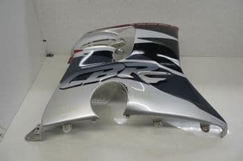 HONDA CBR1000, RIGHT FAIRING COWL COMP R MIDDLE 64320-MZ2A-0000 HURRICANE #89 (U4R)